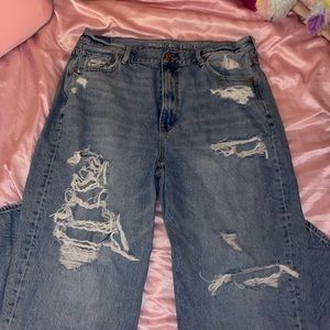 American eagle ripped jeans